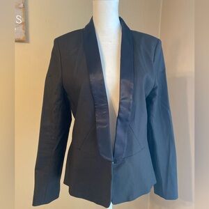 EUC H&M Flattering Cut Satin Trim Tuxedo Style Blazer 8